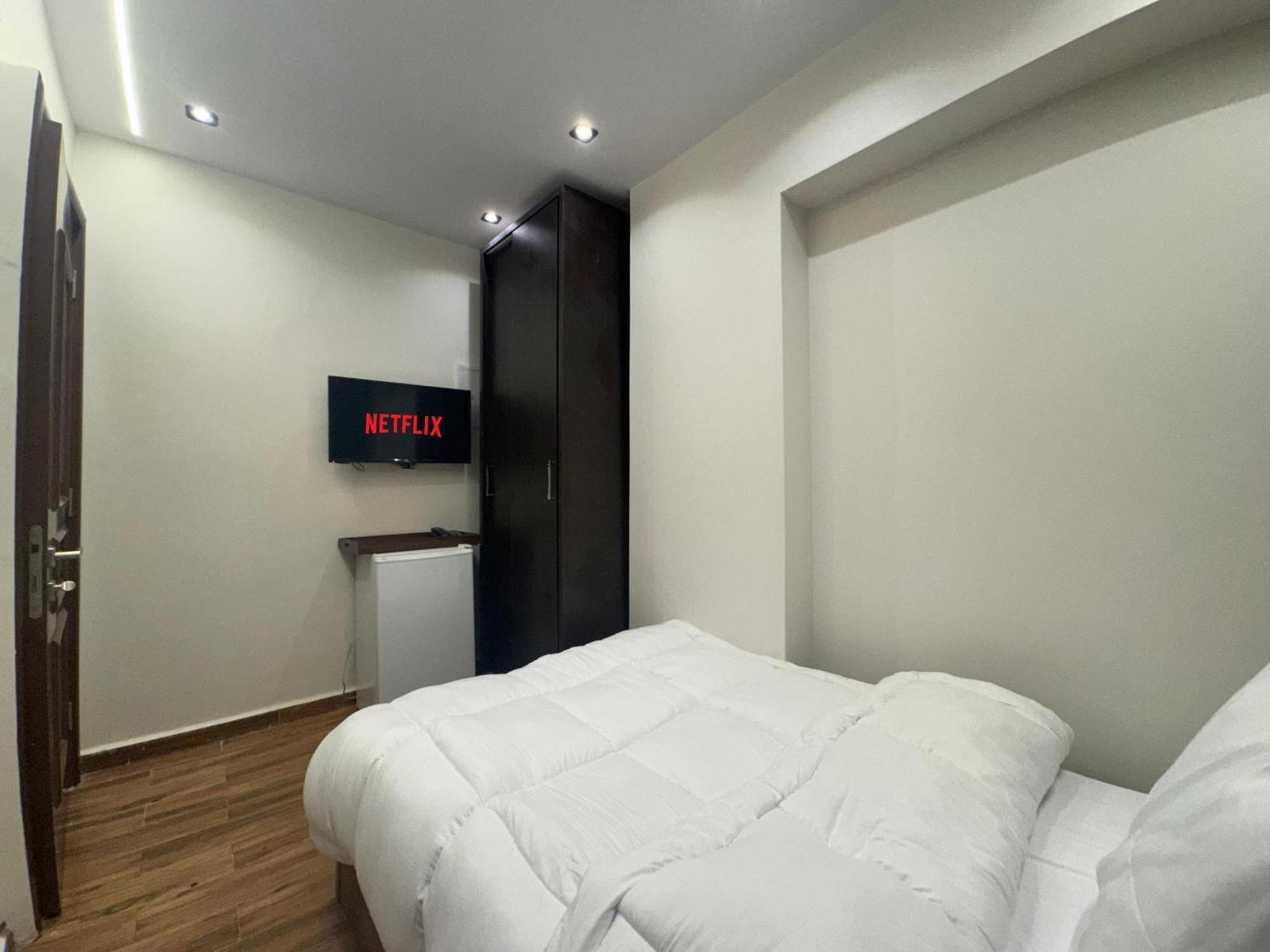 New White Pyramids Inn Ghatati エクステリア 写真