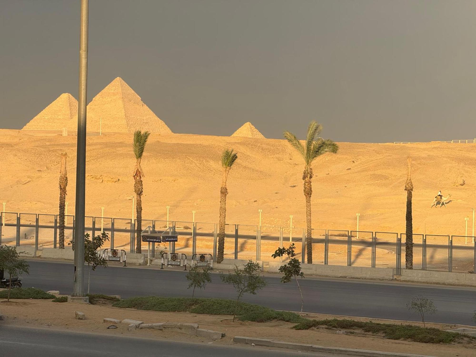 New White Pyramids Inn Ghatati エクステリア 写真