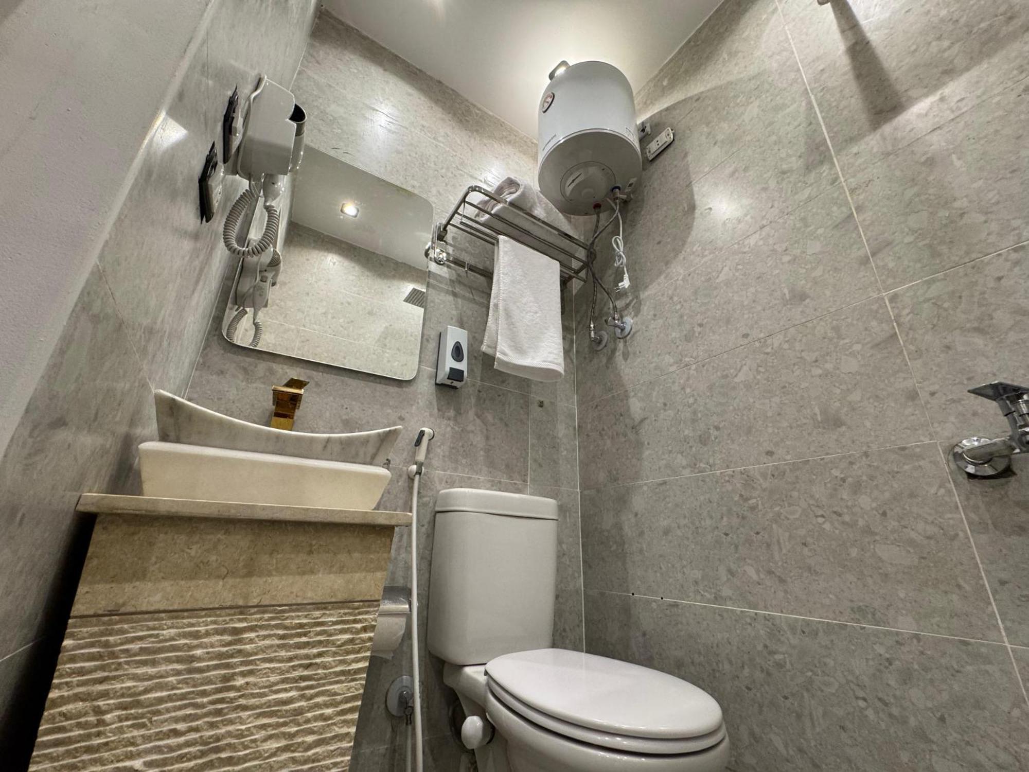 New White Pyramids Inn Ghatati エクステリア 写真