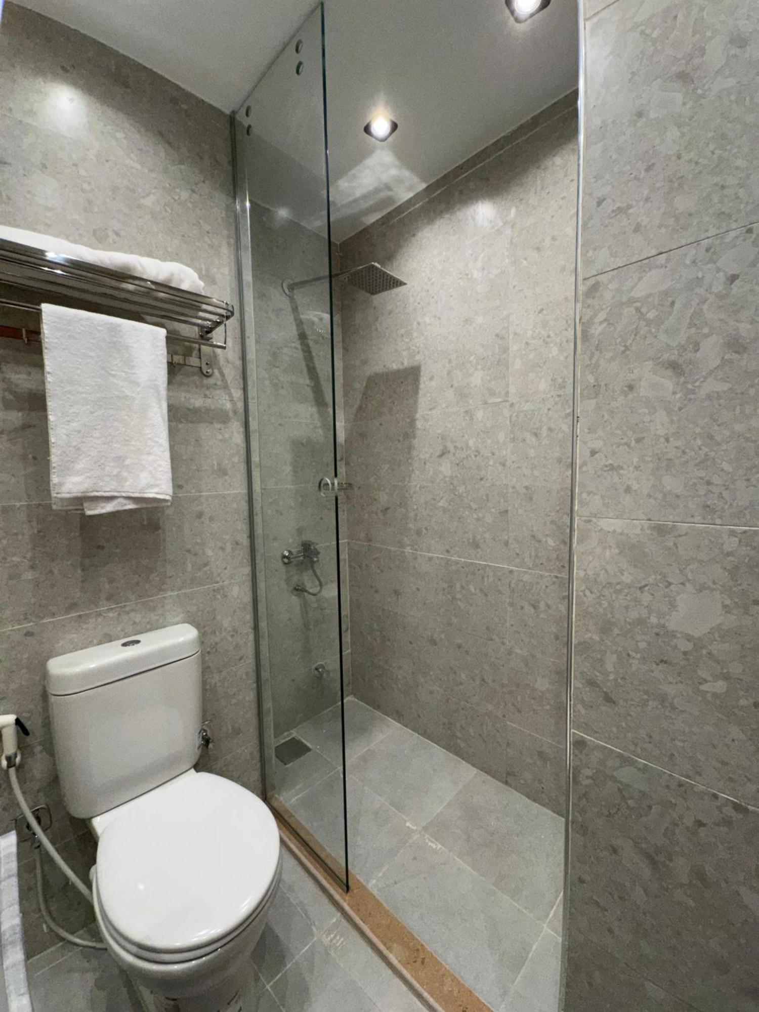New White Pyramids Inn Ghatati エクステリア 写真
