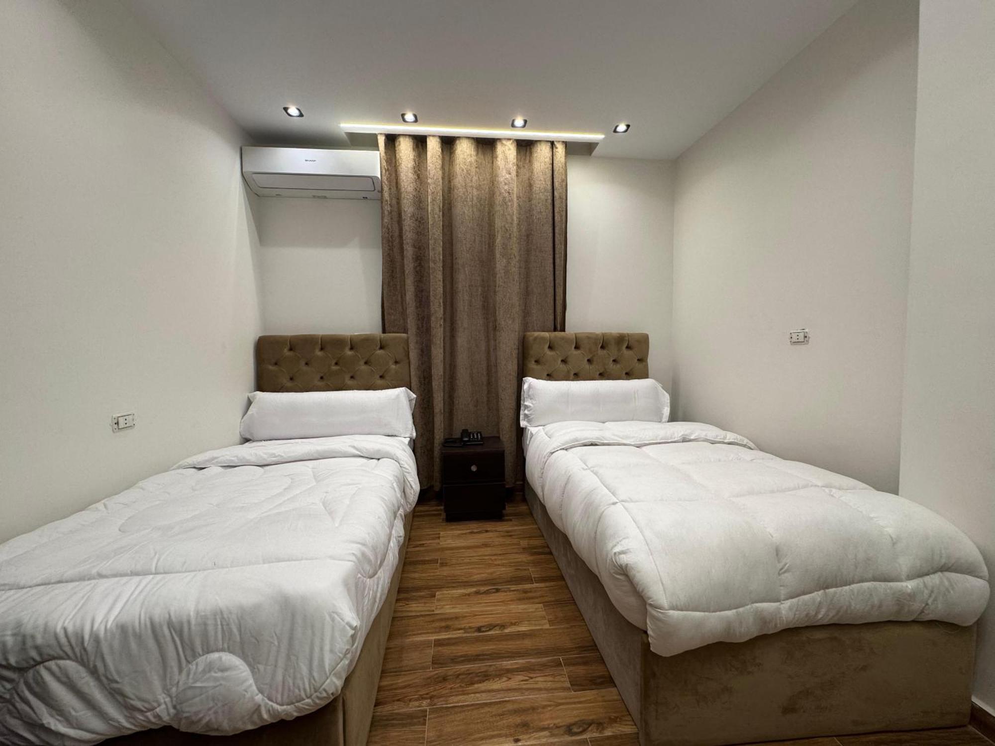 New White Pyramids Inn Ghatati エクステリア 写真