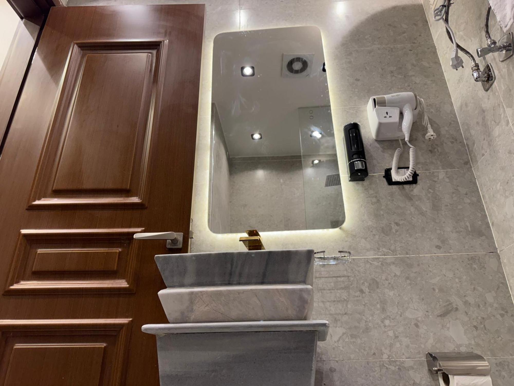 New White Pyramids Inn Ghatati エクステリア 写真