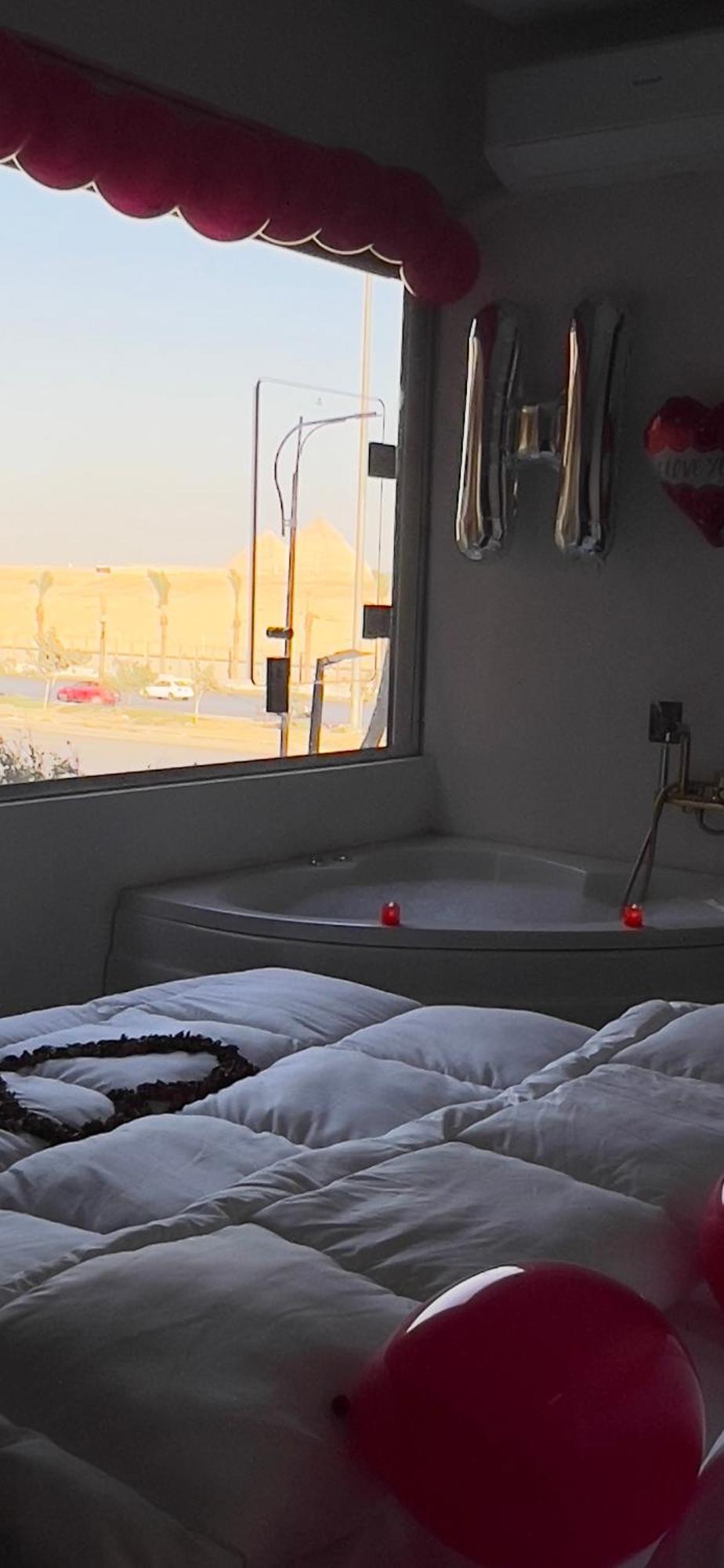 New White Pyramids Inn Ghatati エクステリア 写真